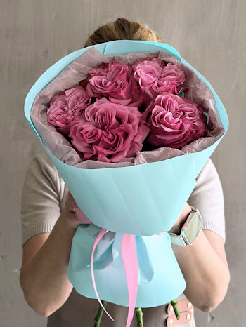 Какие цветы уместно дарить близким, коллегам, учителям, врачам