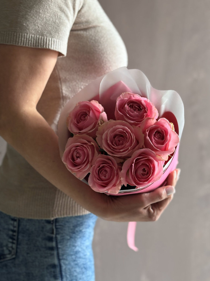 Букет «7 розовых роз»