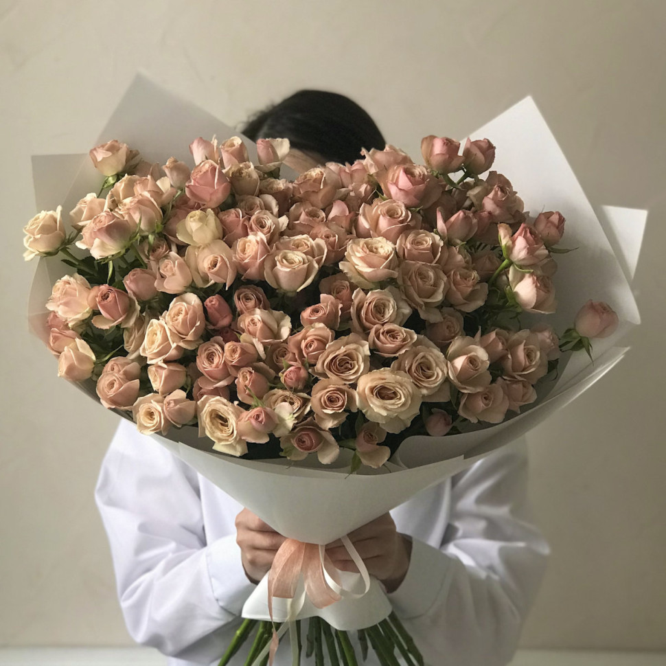 Букет из 25 кустовых роз