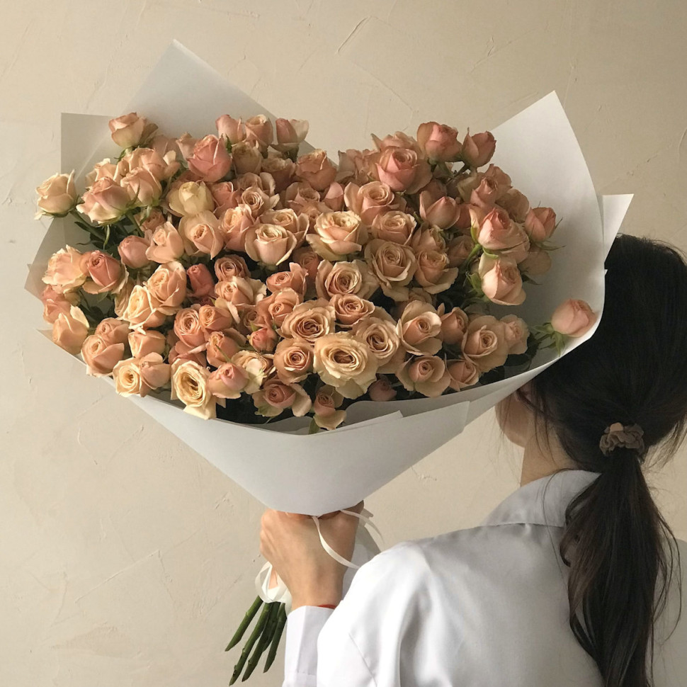 Букет из 25 кустовых роз