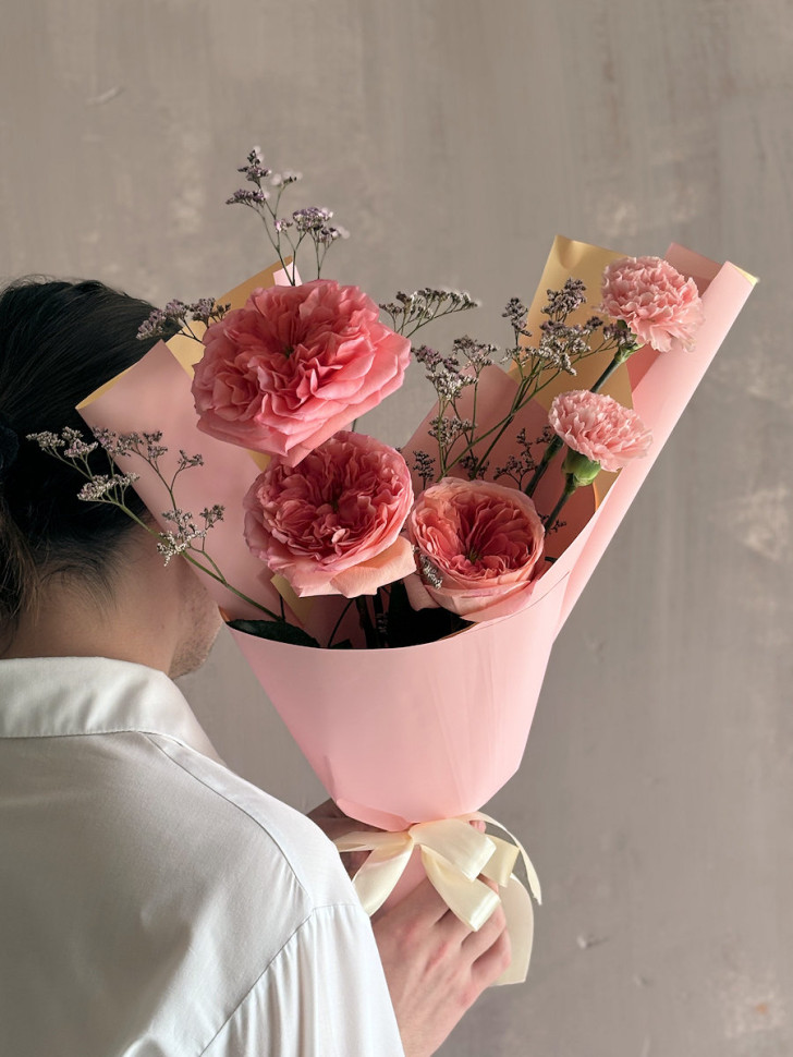 Букет с Розами и Диантусом