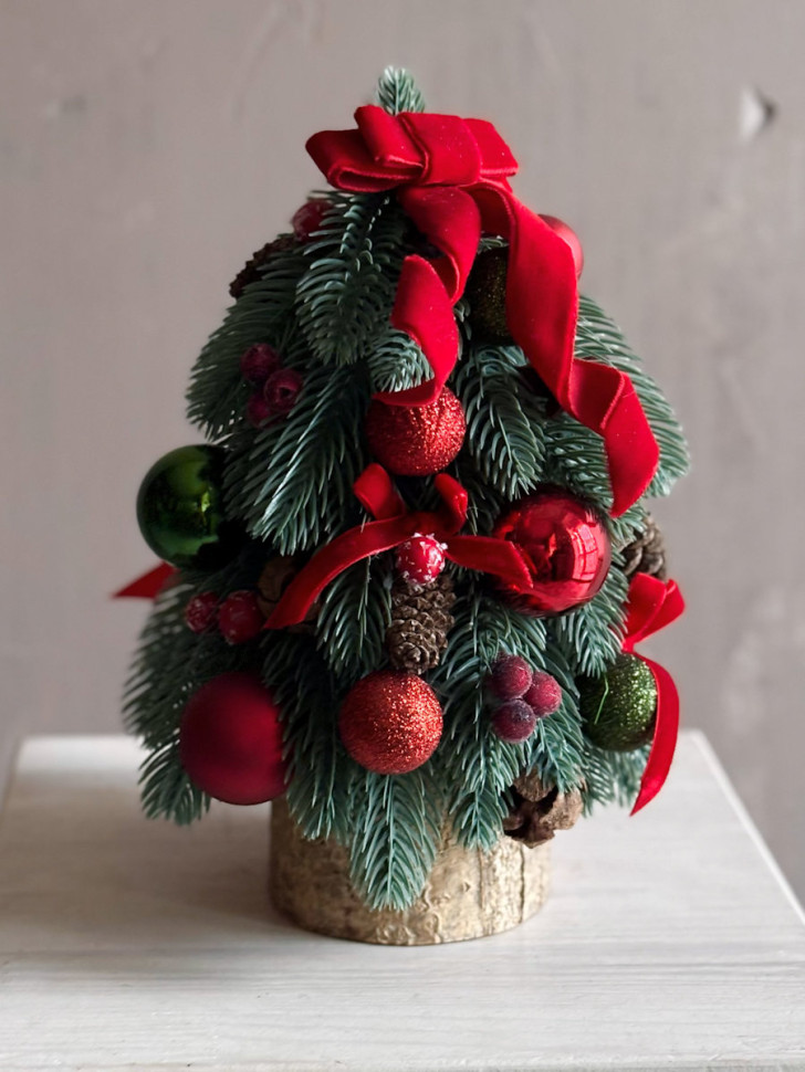 Елочка настольная «В красном»