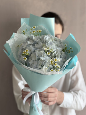 Букет с Гортензией и Танацетумом