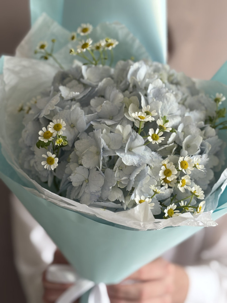 Букет с Гортензией и Танацетумом