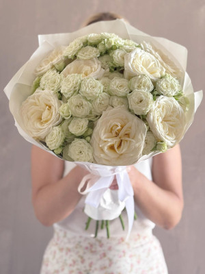 Букет из белых роз микс 