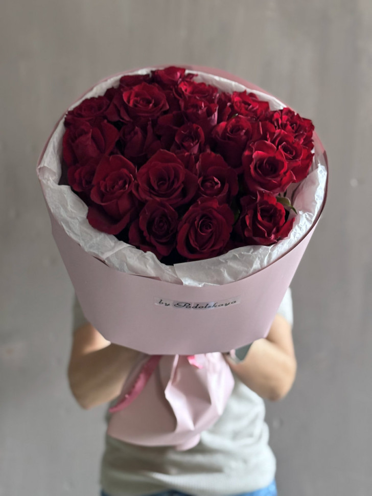 Букет «Алая симфония: 21 роза»