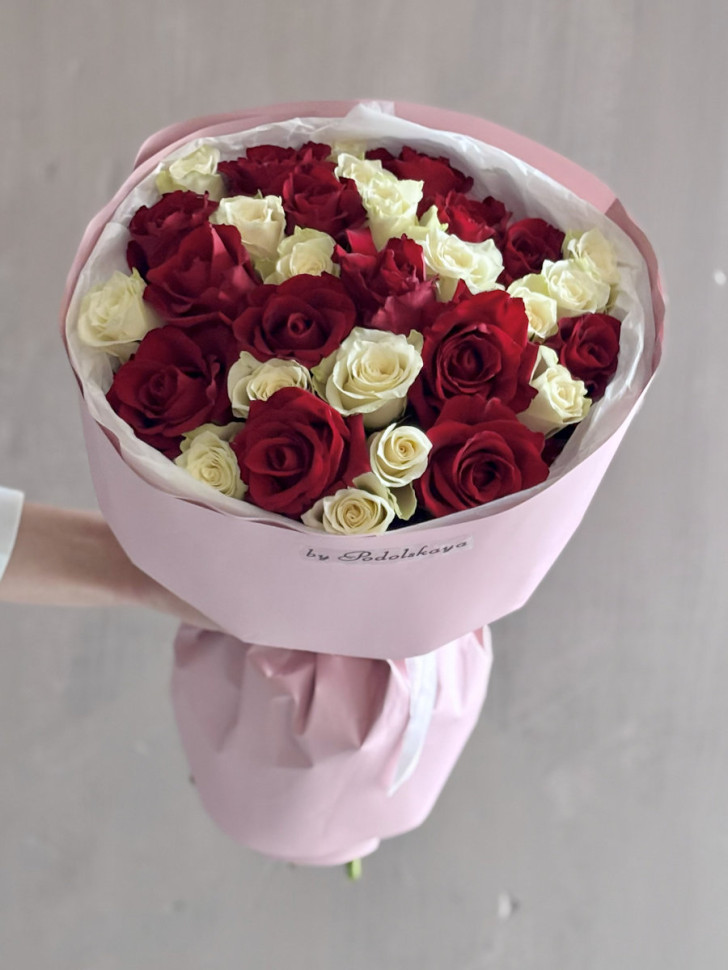Букет «Контраст чувств из 35 роз»