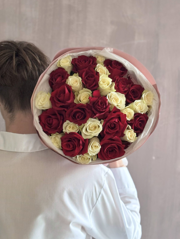 Букет «Контраст чувств из 35 роз»