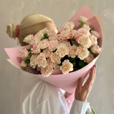 Букет из 9 кустов роз Рефлекс