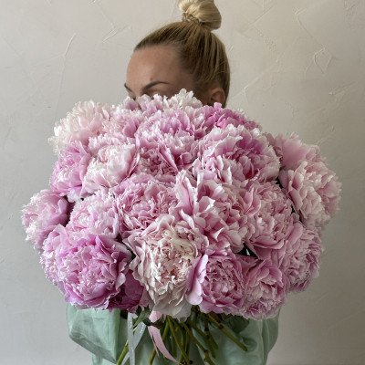 Букет из 25 пионов 