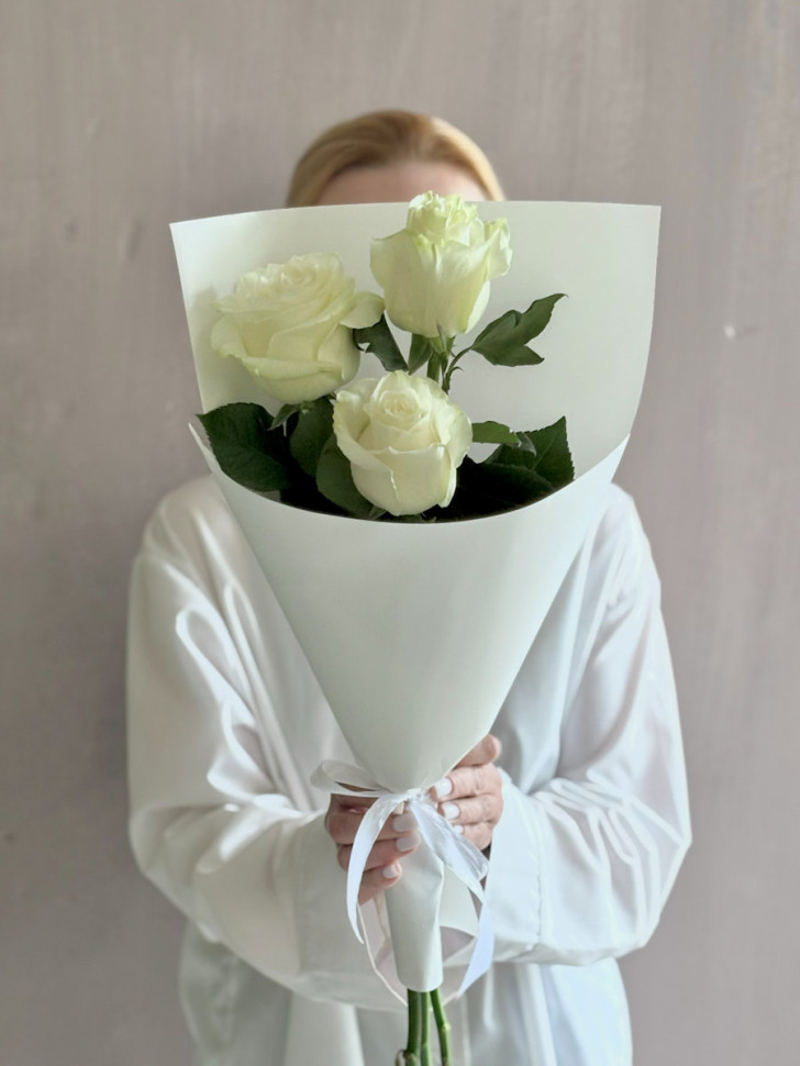 3 розы Эквадор (нежные)