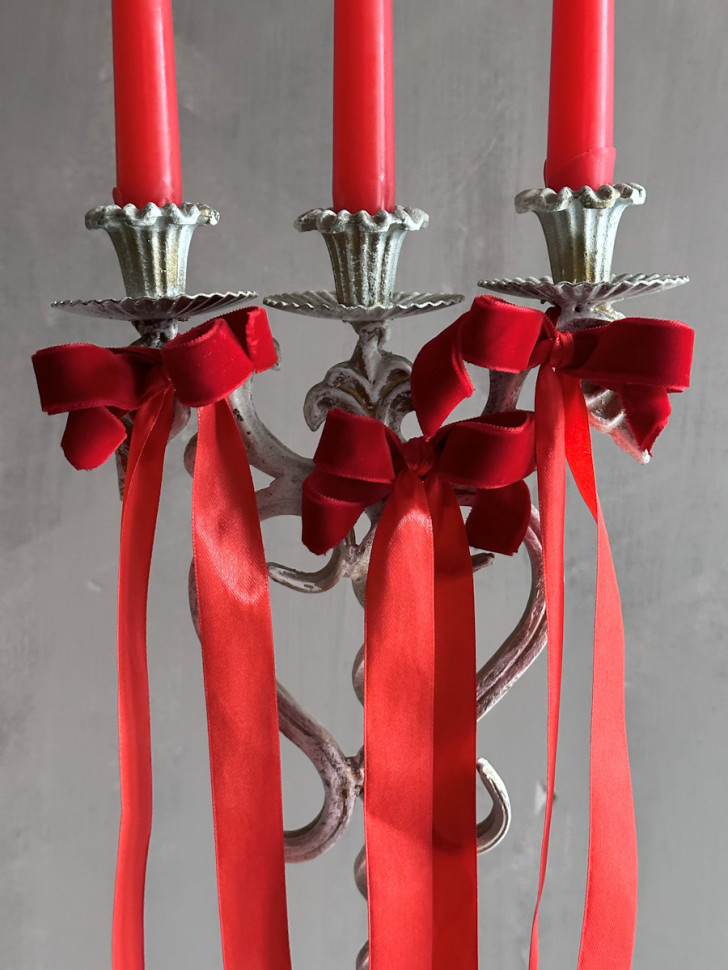 Канделябр со свечами 