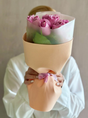 7 роз Кения (фиолетовые)