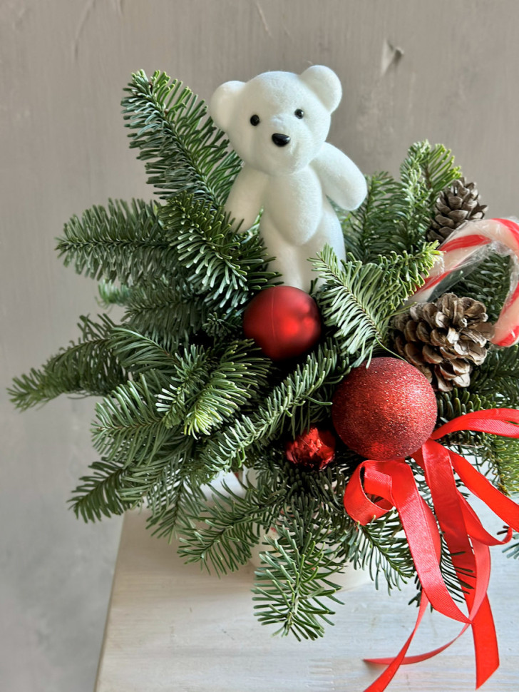 Композиция «Мишка в хвойном облаке»