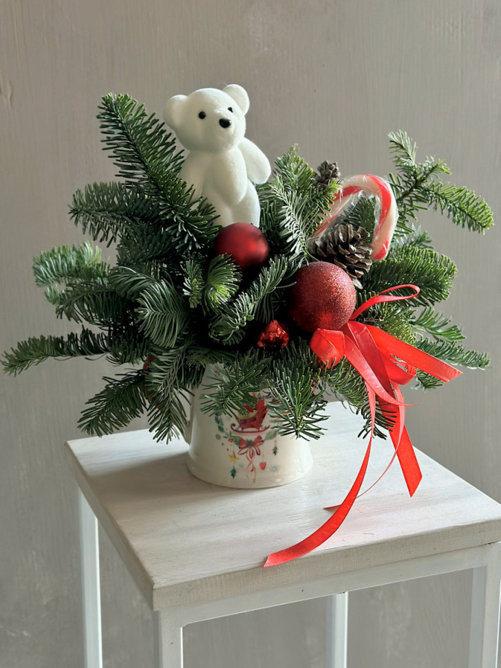 Композиция «Мишка в хвойном облаке»