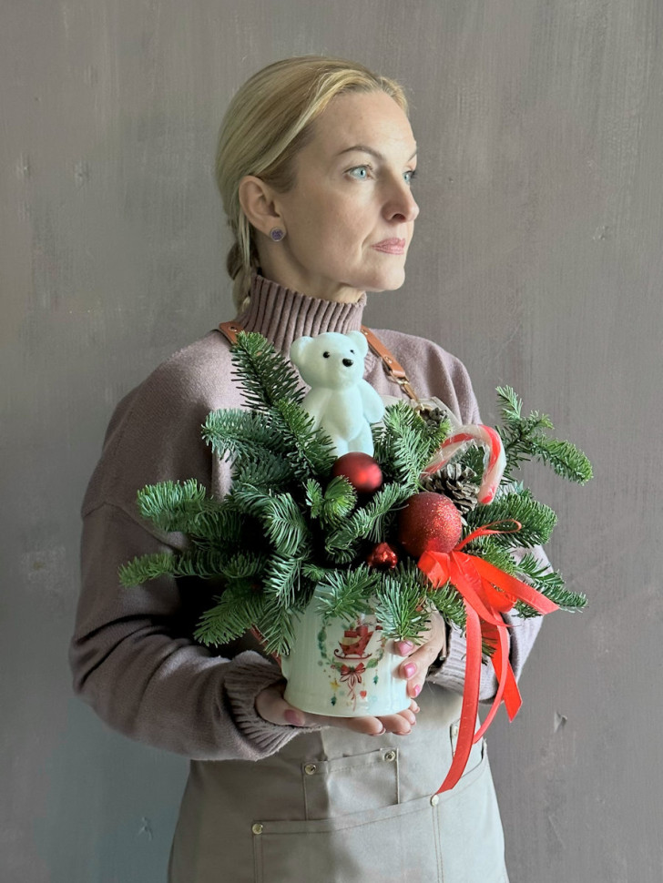 Композиция «Мишка в хвойном облаке»