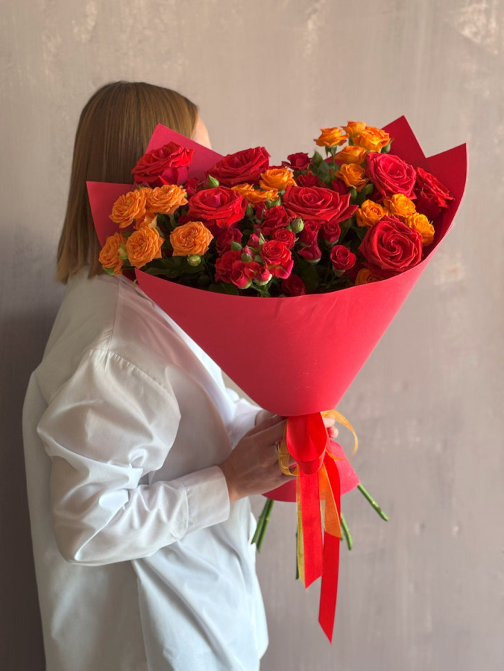 Букет из 11 кустовых роз микс