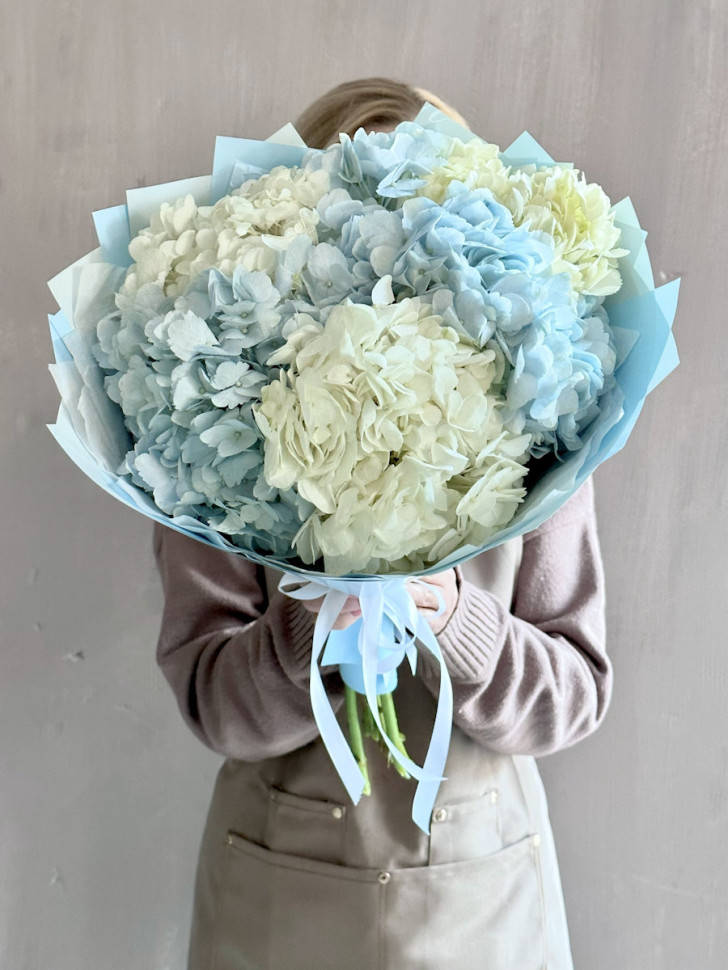 Букет из 5 гортензий