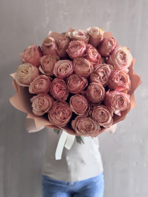 Букет из 25 роз Кахала 