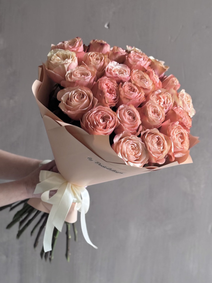 Букет из 25 роз Кахала 