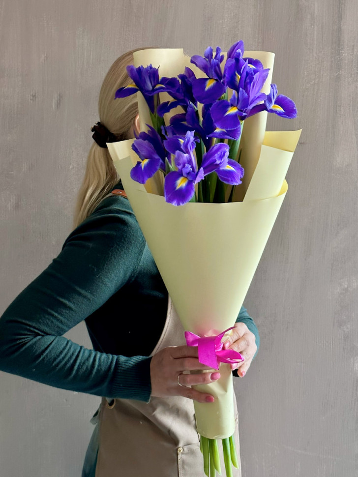 Букет из 7 ирисов