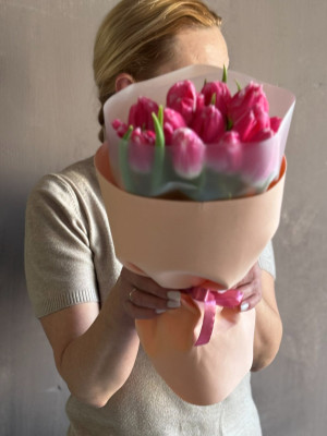 Букет из 13 тюльпанов