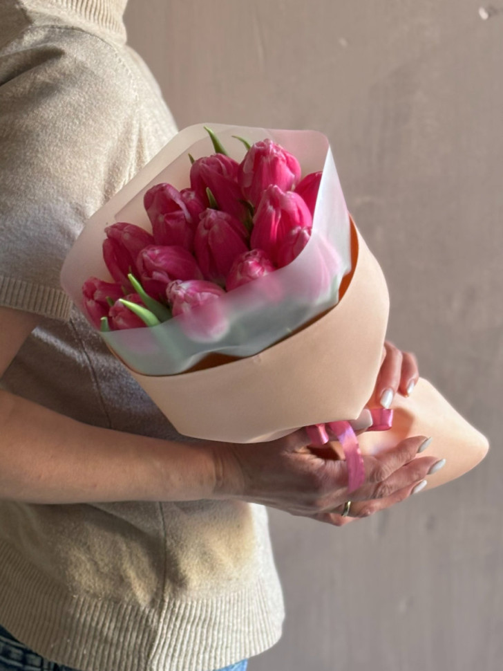 Букет из 13 тюльпанов