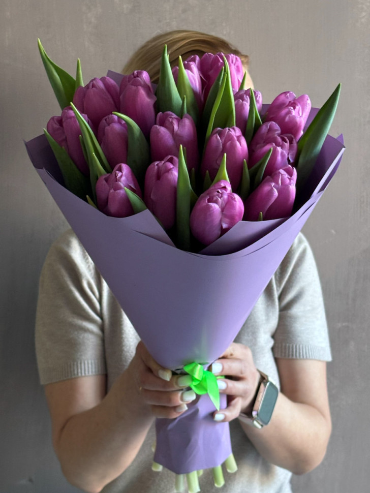 Букет из 15 классических тюльпанов