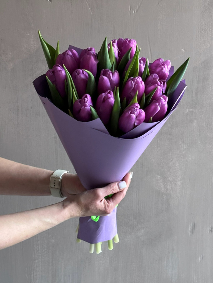 Букет из 15 классических тюльпанов