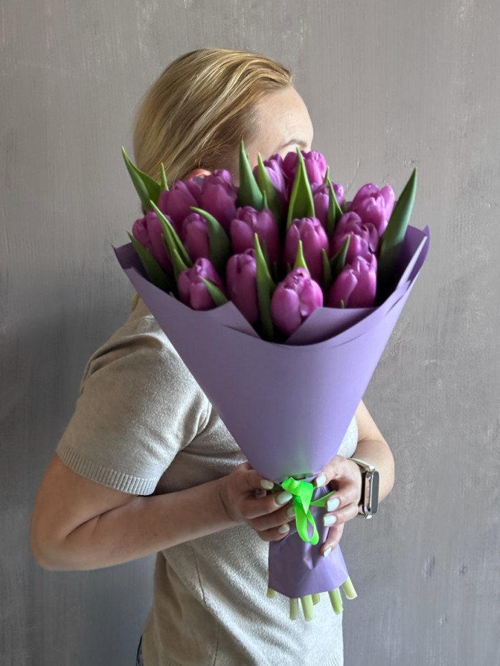 Букет из 15 классических тюльпанов