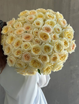 Букет из 51 пионовидной розы