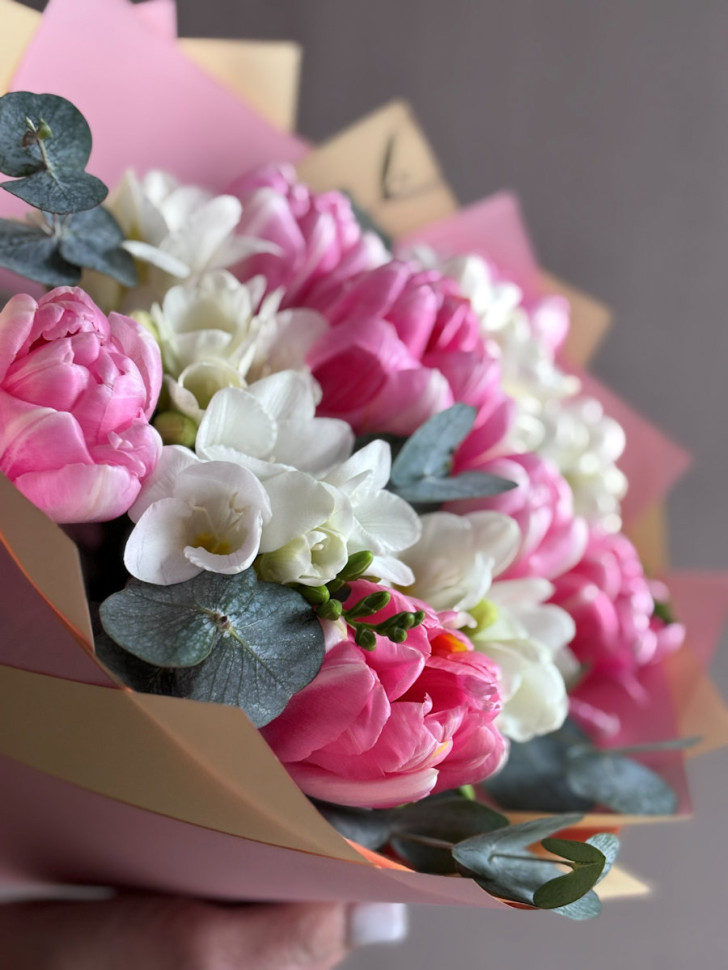 Букет из Тюльпанов и Фрезий