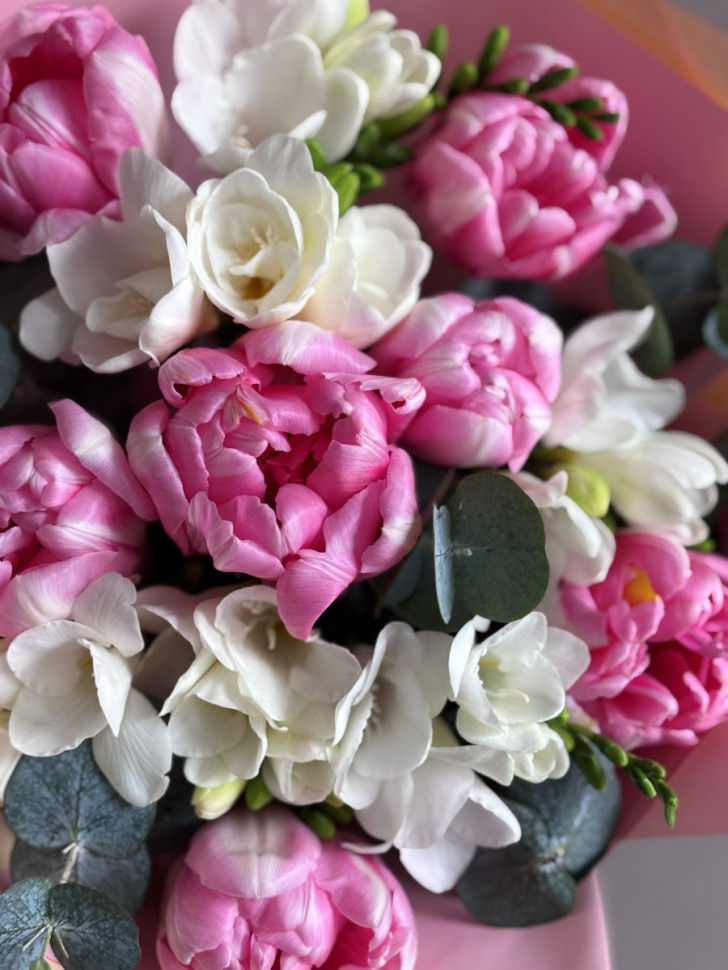 Букет из Тюльпанов и Фрезий