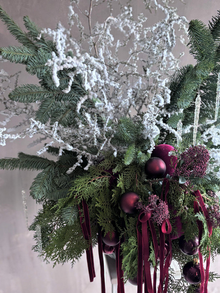 «Бордовый акцент зимы»