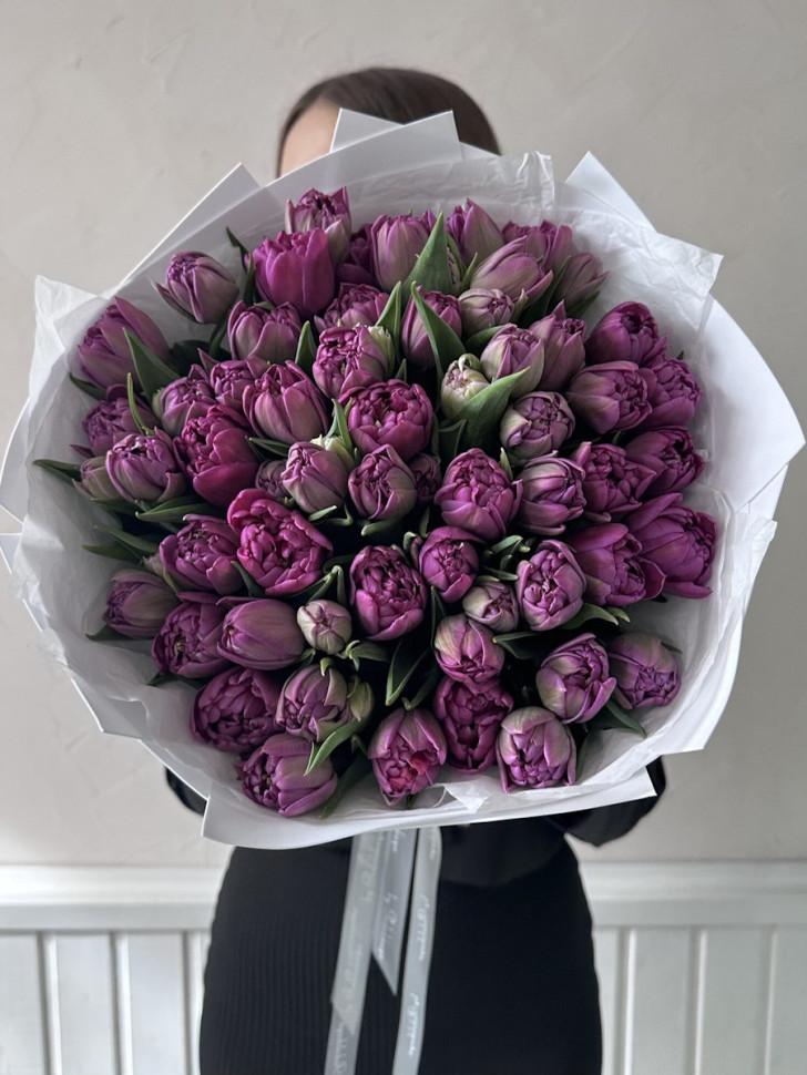 Букет из 51 пионовидного тюльпана 