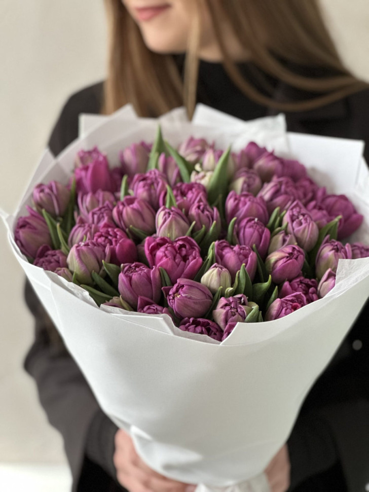 Букет из 51 пионовидного тюльпана 