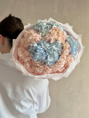 Букет из 7 гортензий