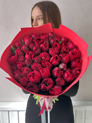 Букет из 51 пионовидных тюльпанов