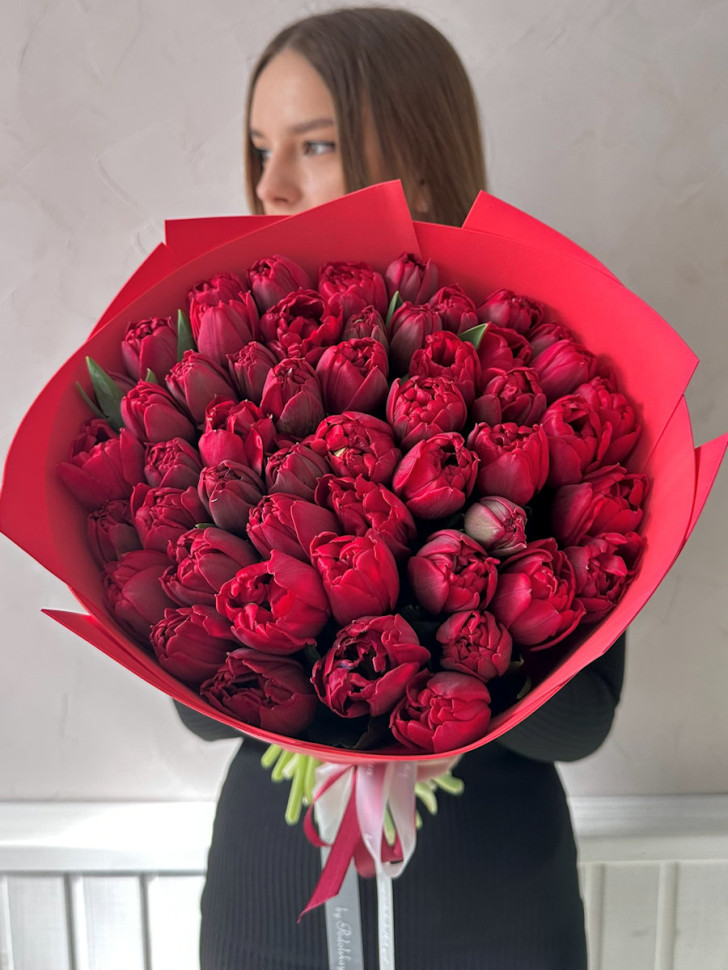 Букет из 51 пионовидных тюльпанов
