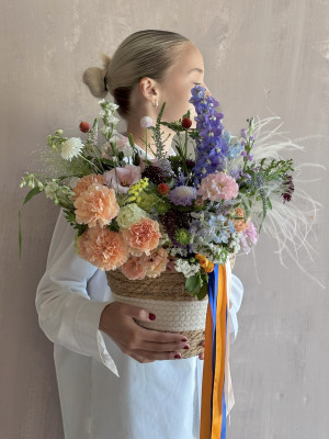 Цветы в корзине «Фрейм»