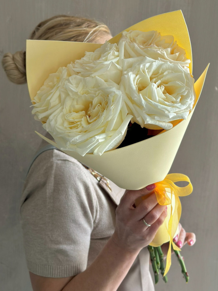 5 пионовиднвых роз Канделайт