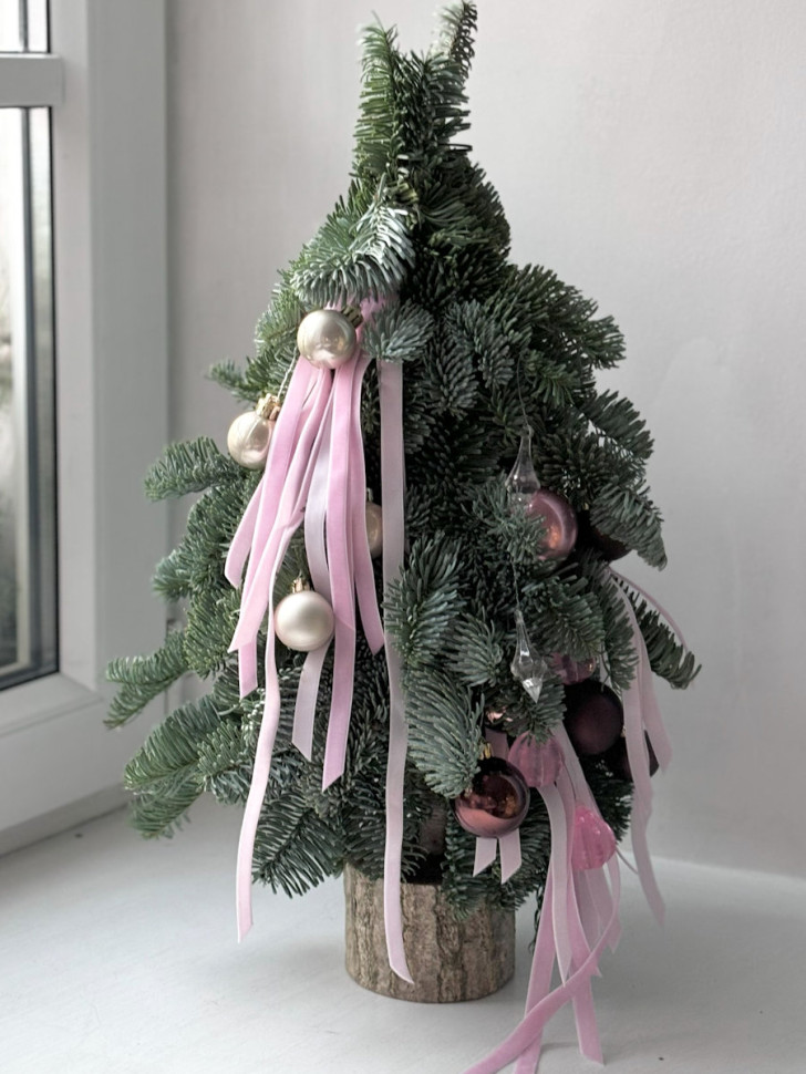 Композиция «Елка в розовом»