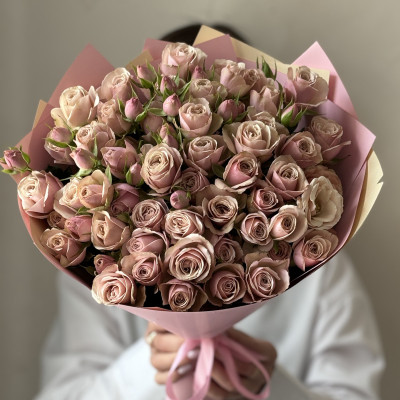 Букет из 9 кустовых роз Дестини