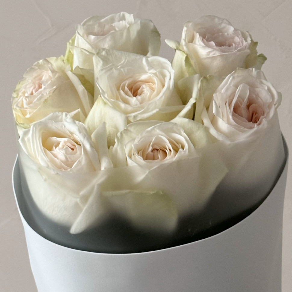 Букет из 7 пионовидных роз Вайт о Хара