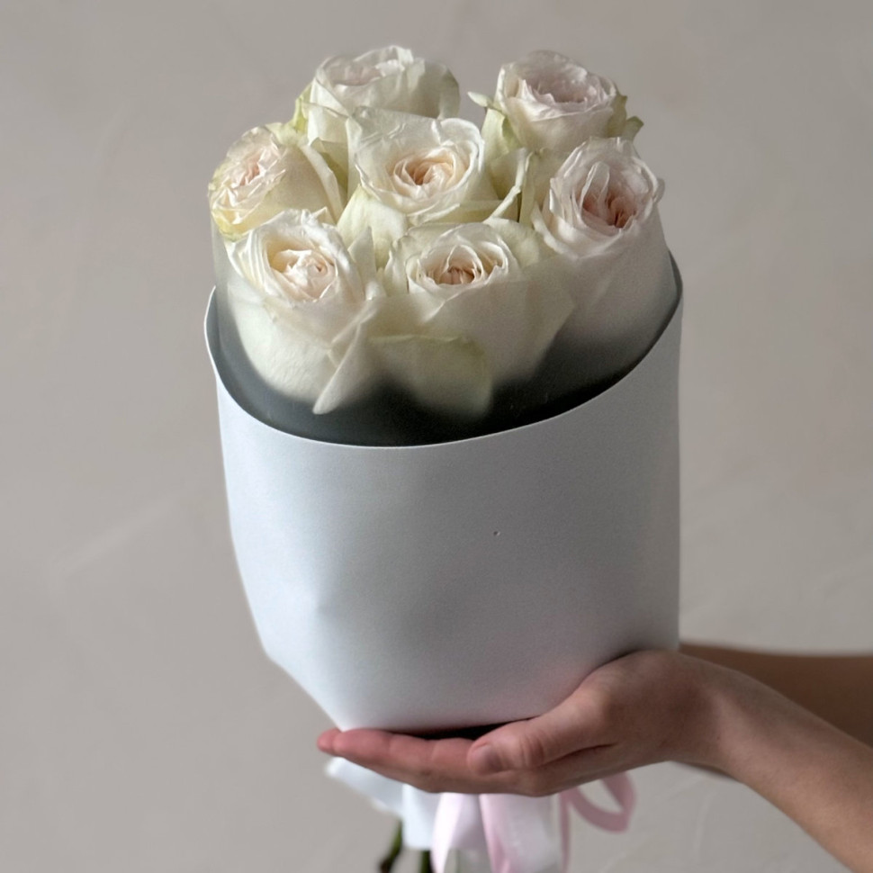 Букет из 7 пионовидных роз Вайт о Хара