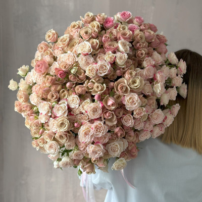 Букет из 51 кустовой розы микс