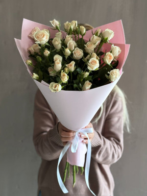 Букет 7 кустовых роз