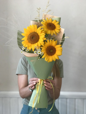 Композиция с подсолнухами