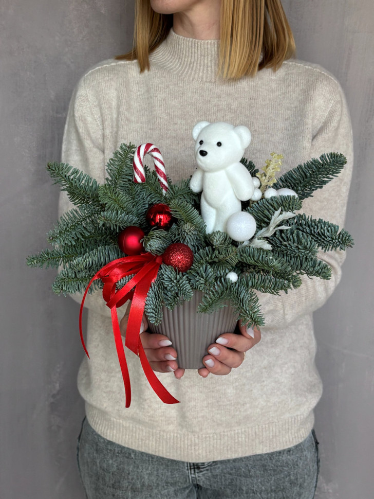 Композиция с мишкой в кашпо