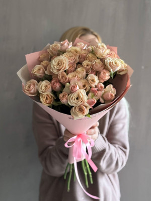 Букет 9 кустовых роз